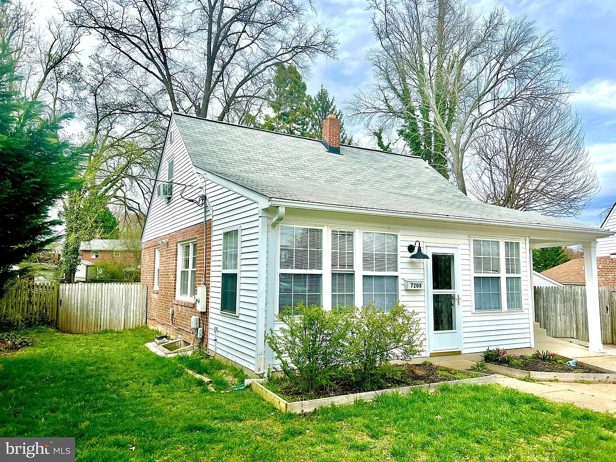 Building Photo - 7208 Tyler Ave