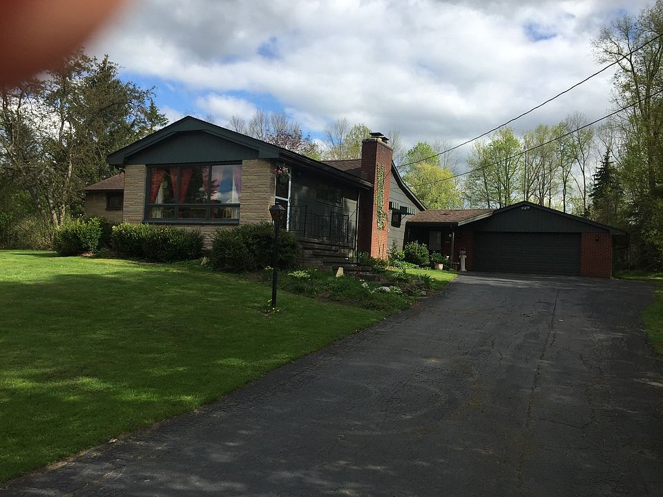 front of house with garage