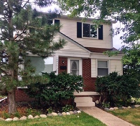 2nd image of 1493 Moran Ave