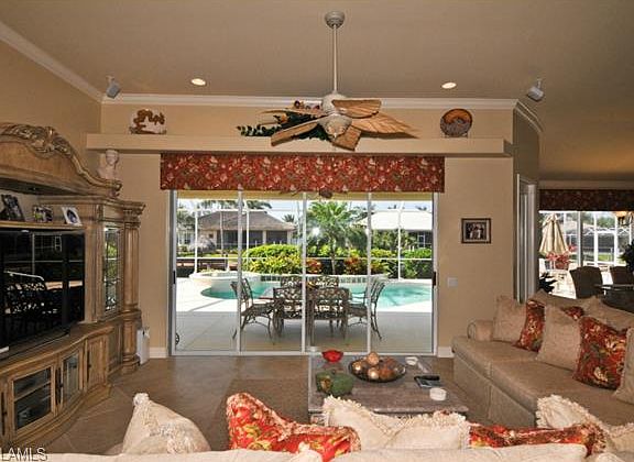 5th image of 2612 SW 41st St