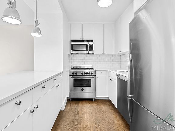 5th image of 330 E 39th St APT 31N
