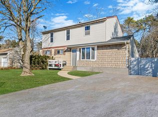 823 Walker Ave, Bellport, NY 11713