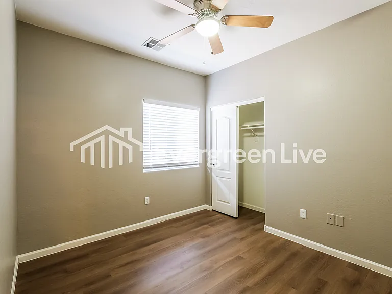 6026 N 68th Dr — Photo 12
