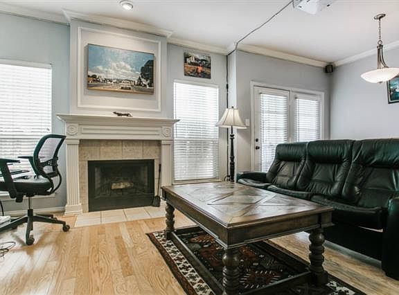 5th image of 2342 Southcourt Cir