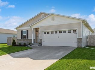 1642 Westport Dr, Davenport, IA 52804