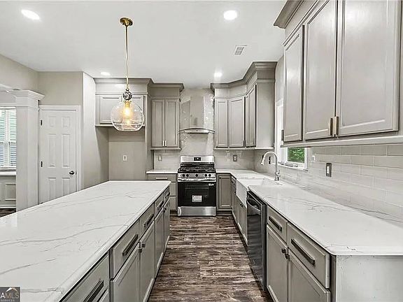 5th image of 5174 Arran Ln