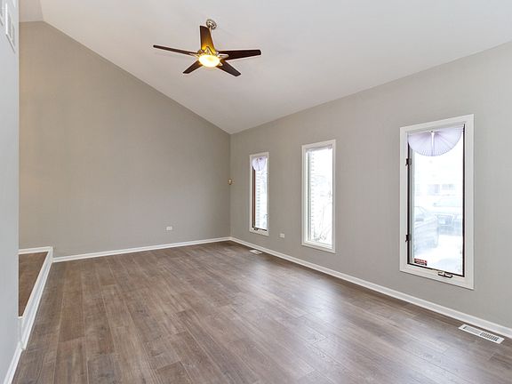 2nd image of 4425 Farmington Ave