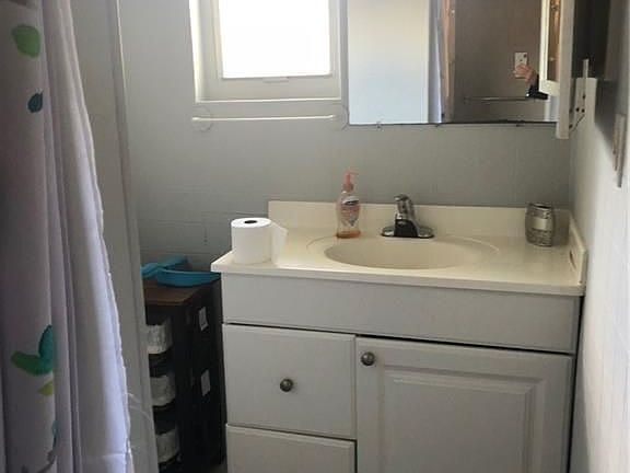 4th image of 315 SE 12th Ave #1