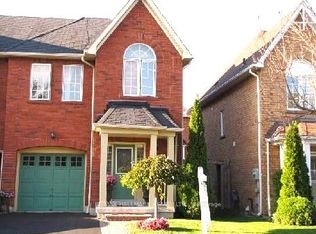 12 Stokely Cres, Whitby, ON L1N9S8