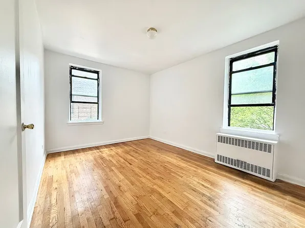 43-40 Union St APT 2D, Flushing, NY 11355