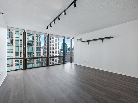 4th image of 2 E Erie St APT 3014