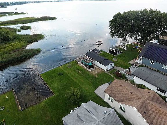 4th image of 7911 Stark Dr