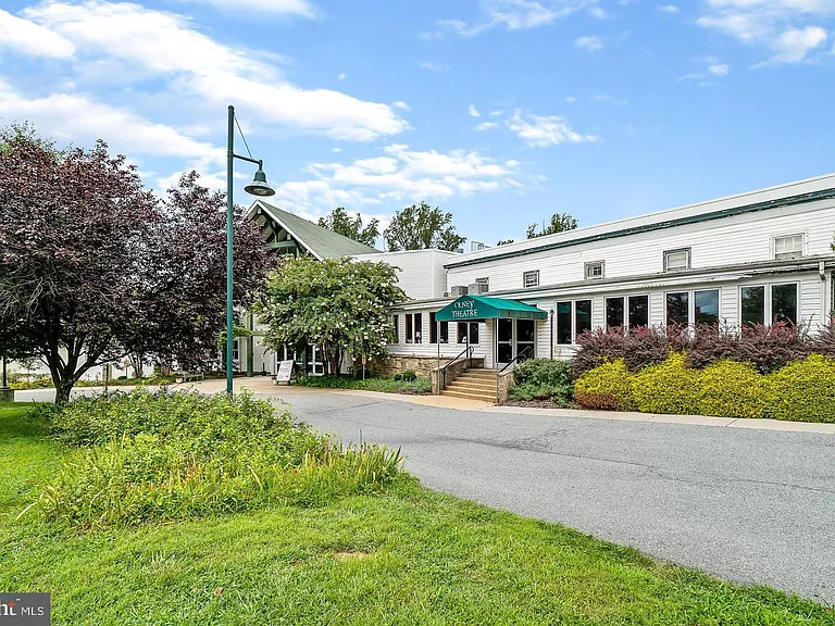 18005 Sunset Lake Ct — Photo 42