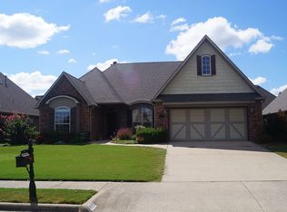 545 Bordeaux Ave, Springdale, AR 72764