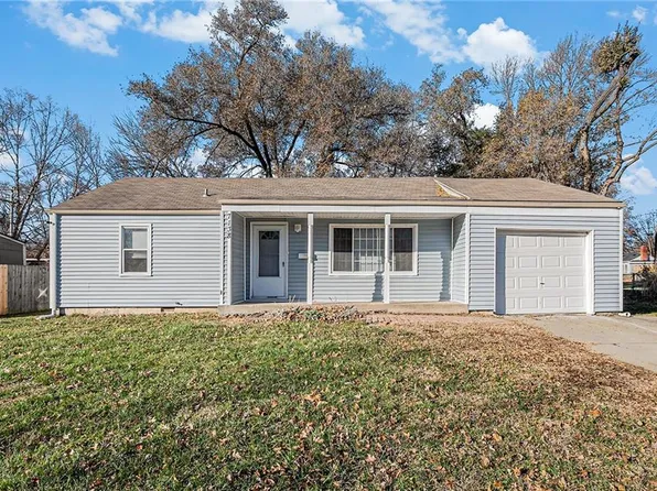 7138 Beverly St, Overland Park, KS 66204