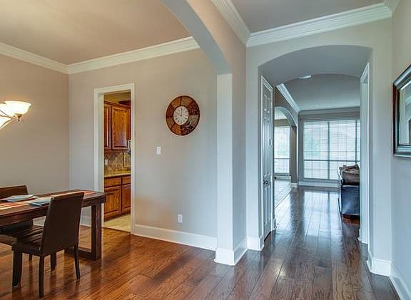 5th image of 905 Norma Ln