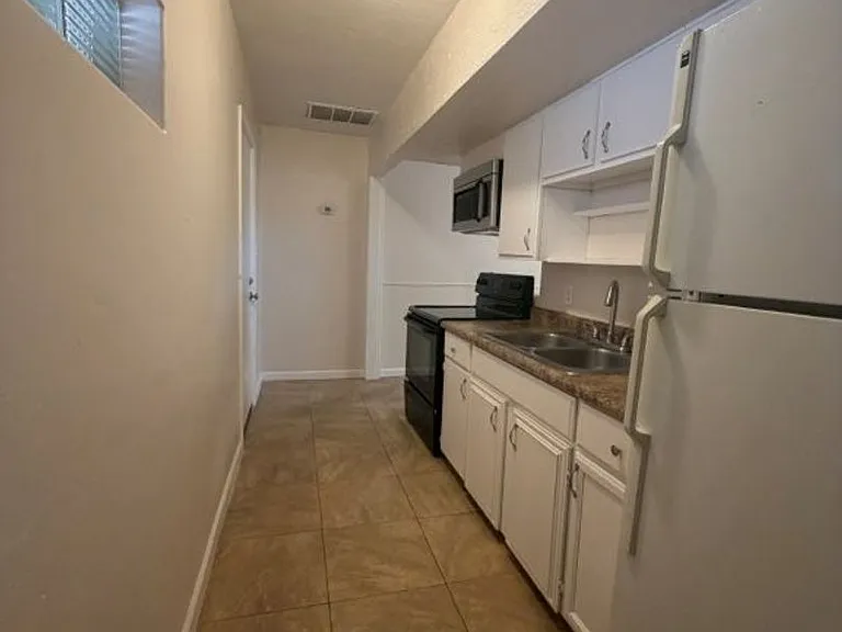 600 S Roosevelt St — Photo 6