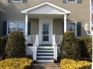 93 Bittermint St, Islip, NY 11751