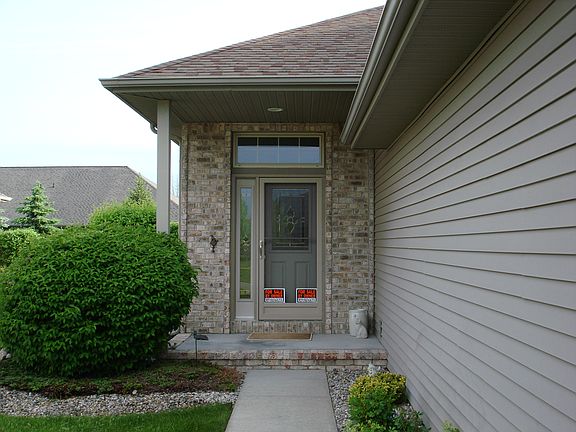 2nd image of 4115 Creekwood Cir