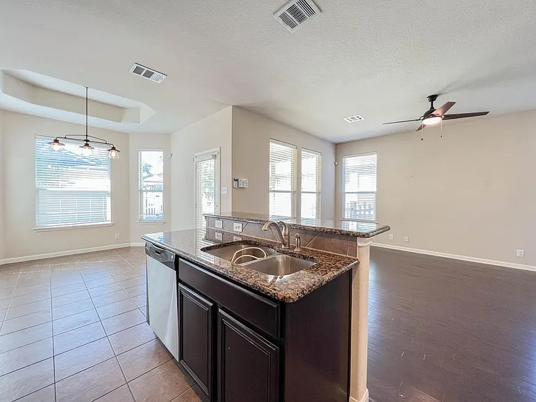 921 Heritage Springs Trl — Photo 9