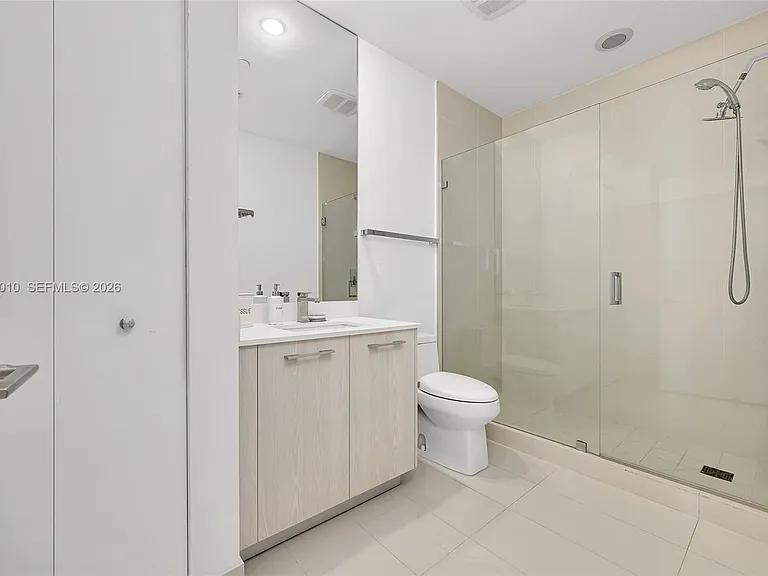 55 SW 9th St — Photo 5