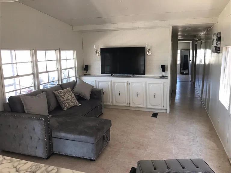 2888 Manor View Dr — Photo 10