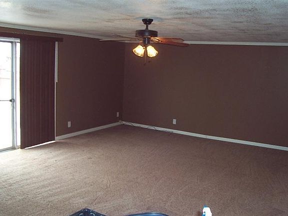3rd image of 310 E Ellwood Blvd