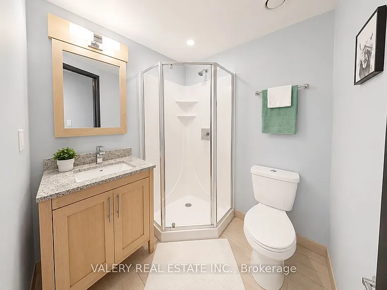339 King St N #403 — Photo 11