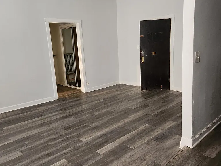 Everett Apartments — Photo 16