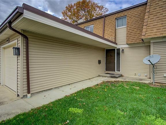 2nd image of 26526 Sussex Dr