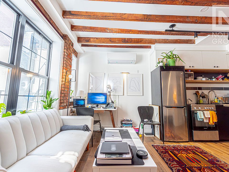 1st image of 152 W 49th St #3CL