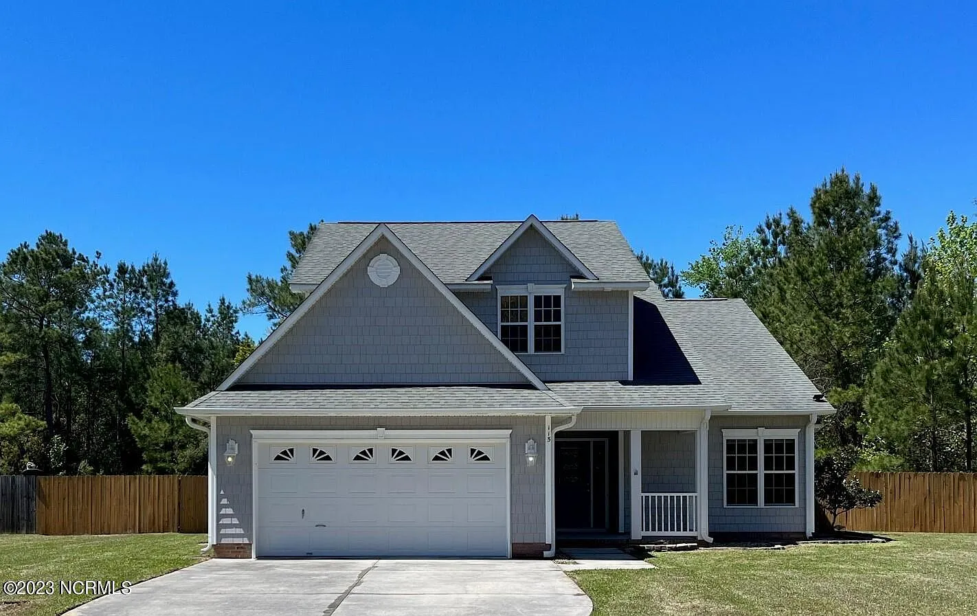 3 bed, 2.5 bath, 1700 sqft, $1,900 — Photo 1