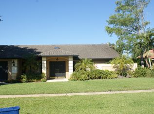 1835 Staimford Cir, Wellington, FL 33414