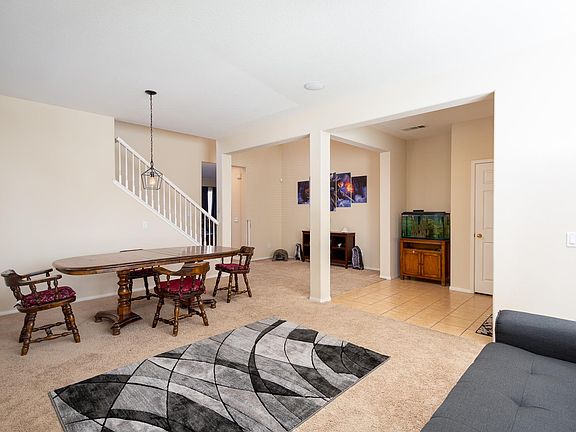 3rd image of 27653 Hackberry St