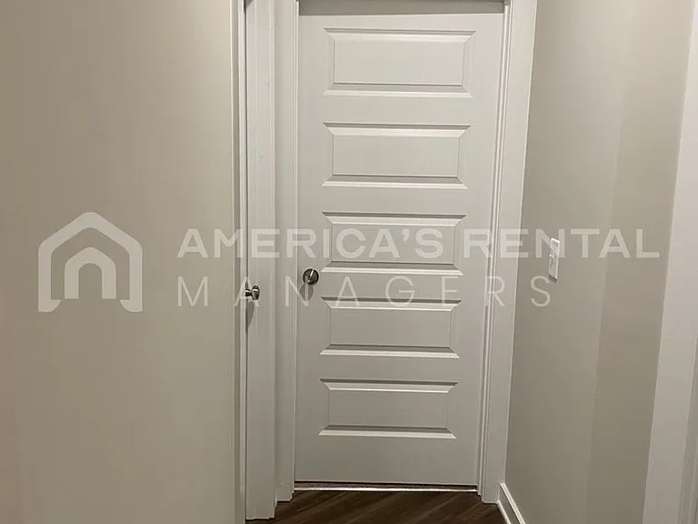 240 Avalon Way — Photo 11