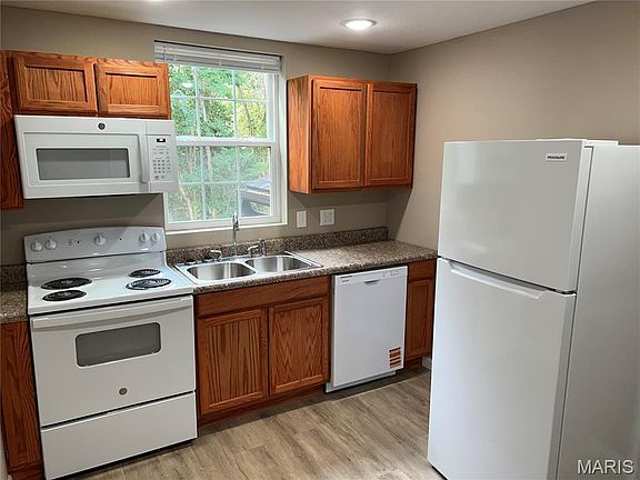 5th image of 343 Hilton St