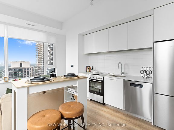 2nd image of 101 Roehampton Ave #2612