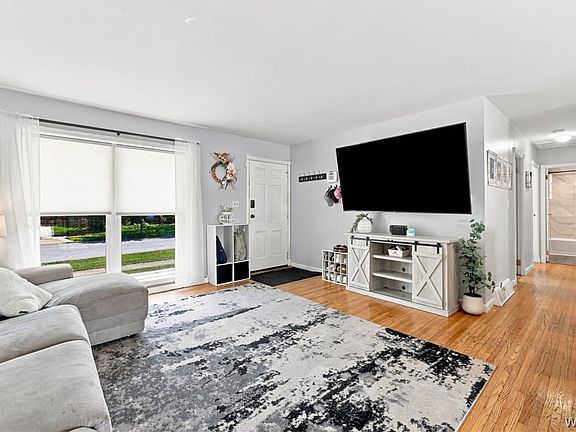 4th image of 84 Harvington Rd
