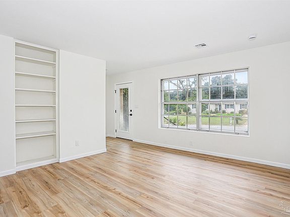 5th image of 7605 Harvey St