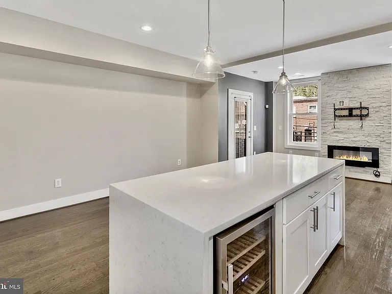 1304 Holbrook St NE #3 — Photo 6