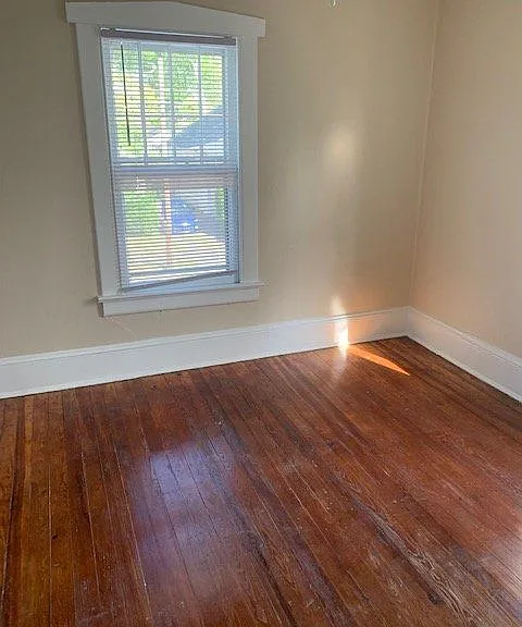 407 Biltmore St — Photo 9