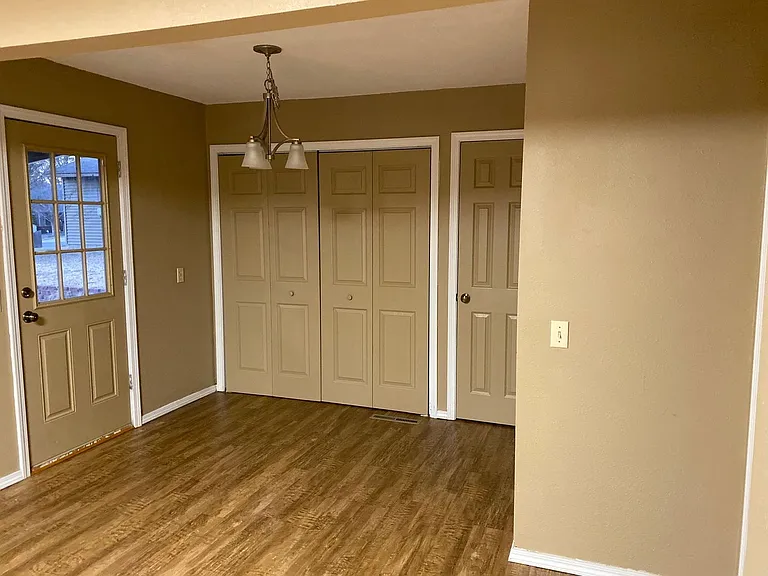 1229 N Johnson St — Photo 3