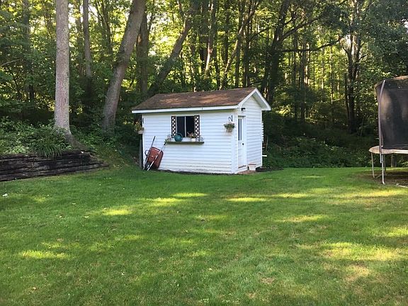 5th image of 2737 Maple Ave