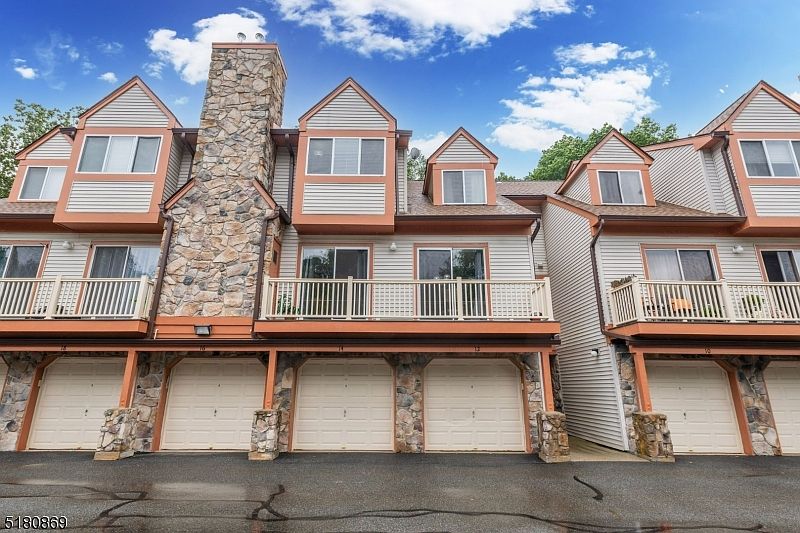 14 Woods Edge Dr, Succasunna, NJ 07876 Zillow