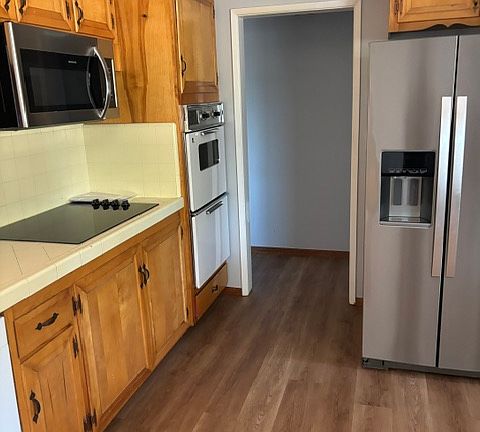 4th image of 3816 Lealma Ave