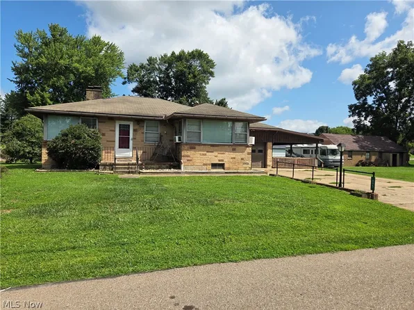 495 Maple St, Duncan Falls, OH 43734