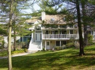 363 S Country Rd, Brookhaven, NY 11719