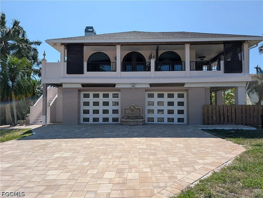 3 bed, 2.0 bath, 2228 sqft, $2,998 — Photo 1