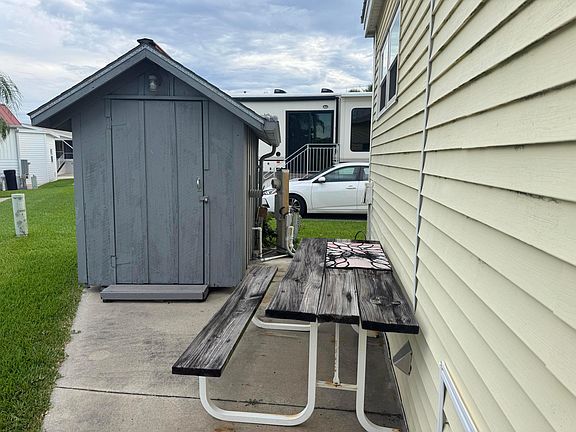 4th image of 5374 SE 64th Terrace