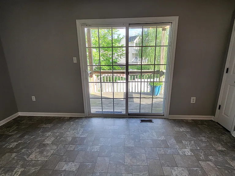 114 Vince Dr — Photo 17
